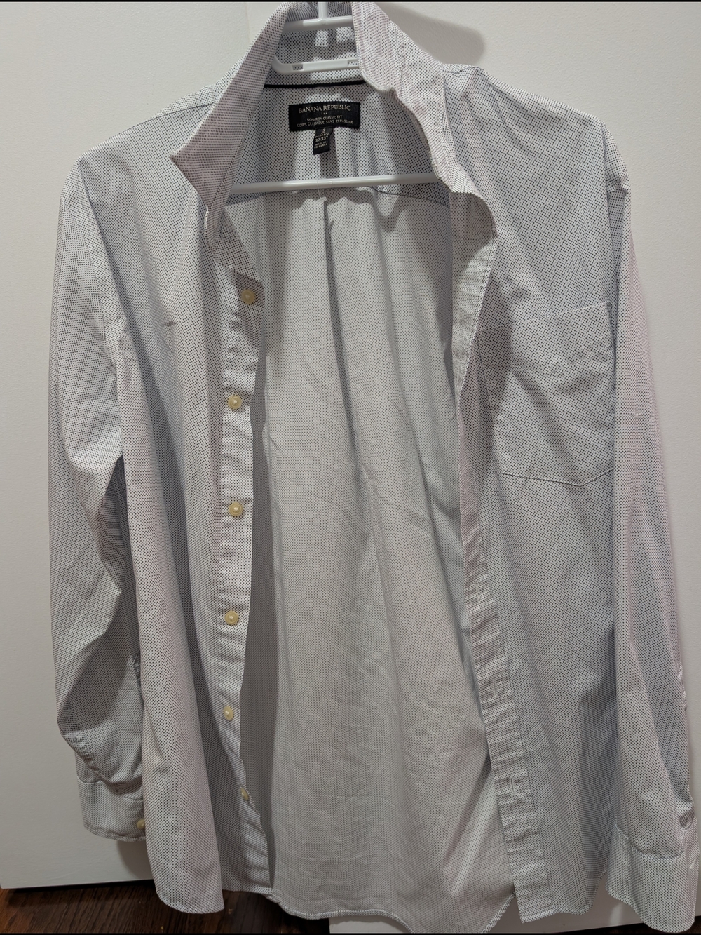 Banana Republic Men's White Navy Blue Micro-Pattern Button-Down Shirt 100% Cotto